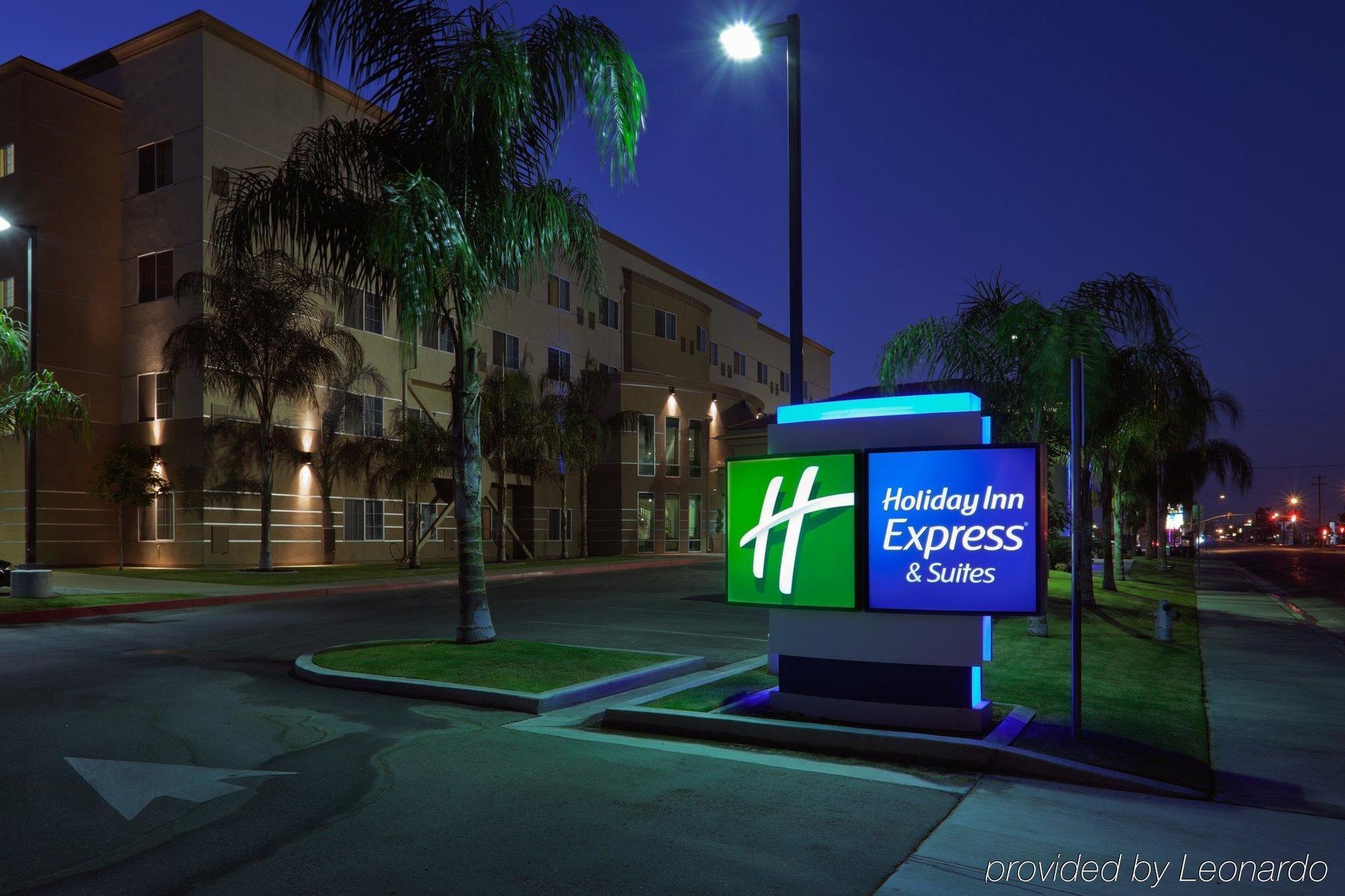 Holiday Inn Express & Suites Bakersfield Central Extérieur photo