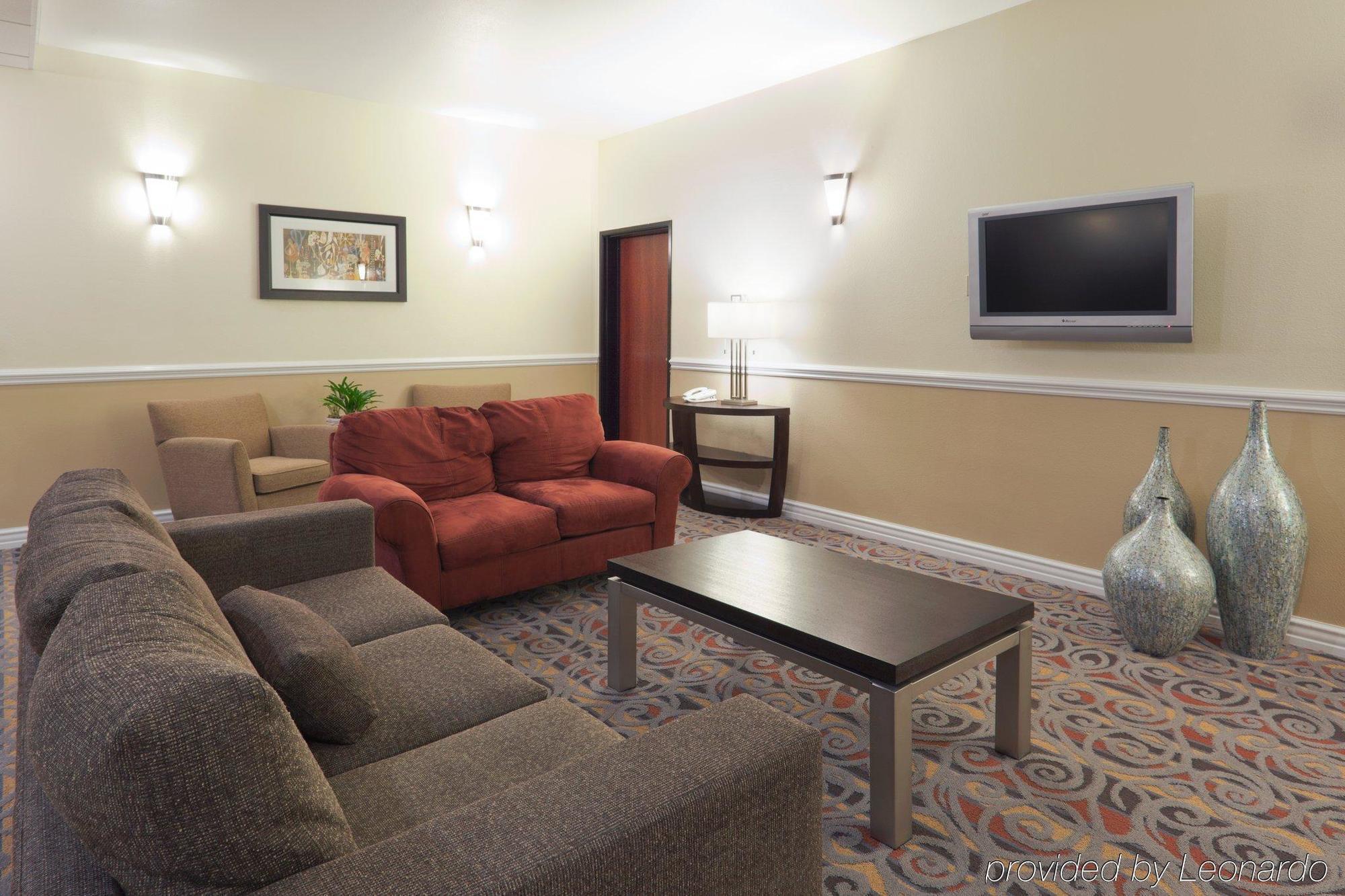 Holiday Inn Express & Suites Bakersfield Central Chambre photo